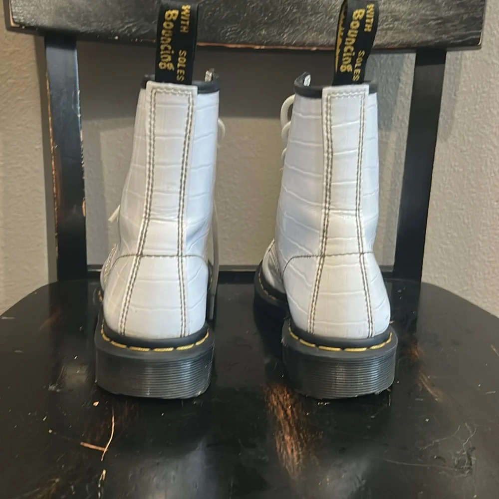 Dr. Martens Croc Embossed White Patent Leather 8-eyelet 1460 W Classic Boots - Picture 7 of 15